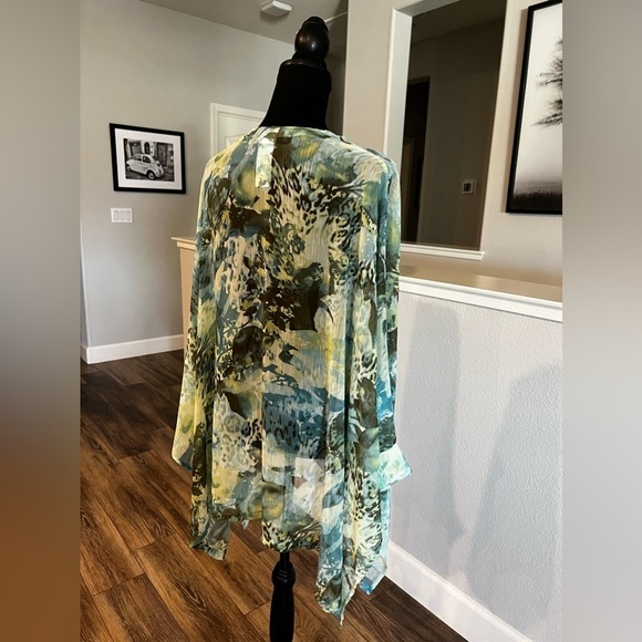 Chico’s Sheer One Button Blouse ⭐️ Small/Medium- NWOT - Picture 8 of 10